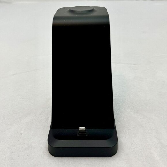 3 in 1 Charging Dock for iPhone & Airpods (Lighting) & Apple Watch (Wireless) - Picture 2 of 11